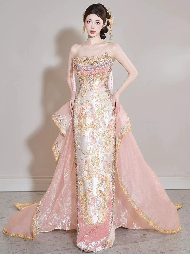 Modern Chinese Wedding Dress – Elegant Pink Qipao-Inspired Gown