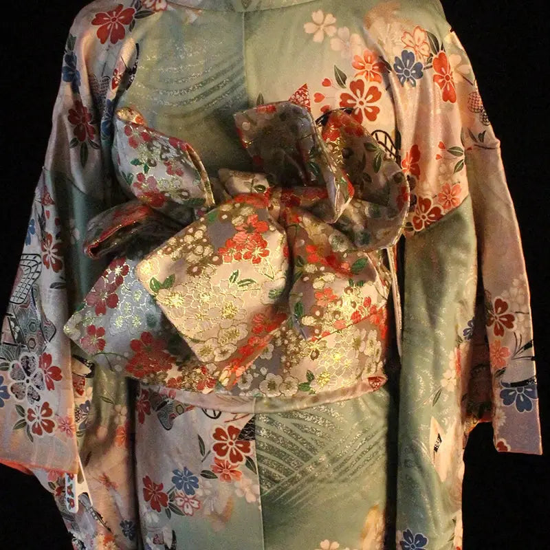 Brocade Premium Styling Bow Waist Seal tied on floral kimono, featuring elegant bow and traditional Japanese brocade craftsmanship.