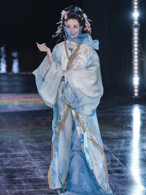 "Listening to Rain in the Misty Mountains" – Ombre Embroidered Hanfu Robe | Showpiece Inspired by the Warring States - Yandan_Hanfu