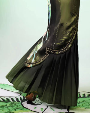 Verdant Sky Qipao – Black-Green Ombre Satin Cheongsam with Artistic Floral Print - Yandan_Hanfu