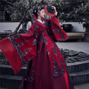 Yandan_Hanfu red palace hanbok with floral embroidery, traditional setting, includes hairpin and bud