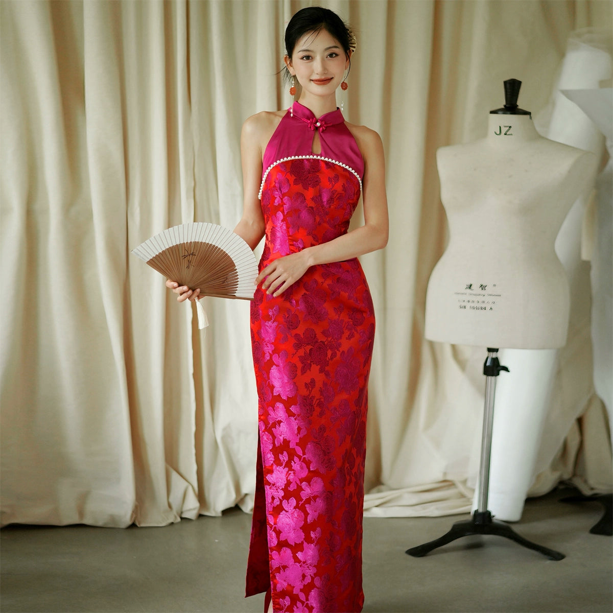 "Chuni" dragon fruit color jacquard cheongsam bride