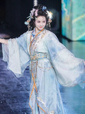 "Listening to Rain in the Misty Mountains" – Ombre Embroidered Hanfu Robe | Showpiece Inspired by the Warring States - Yandan_Hanfu