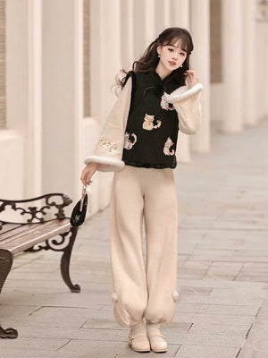 Raccoon Embroidered Hanfu Vest Set for Women – Short Vest with New Chinese Style Lantern Pants & Qipao Skirt, Autumn/Winter Outfit - Yandan_Hanfu