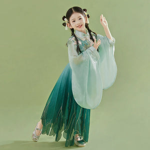Graceful Green girls Hanfu 2025 children's ancient clothing Chinese style supe with embroidered details and flowing sleeves, perfect for cultural events.