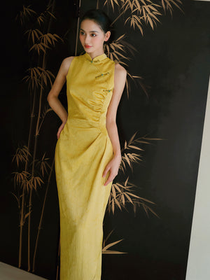 "Autumn Rhyme" Yellow Dark Pattern Cheongsam Bridal Dress with elegant side ruching, ideal for modern Chinese wedding ceremonies.