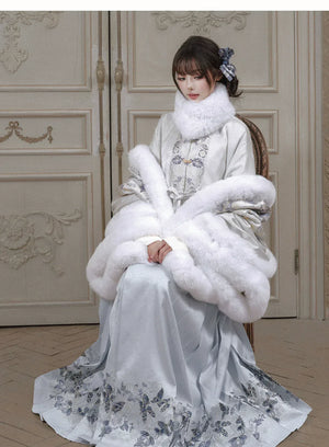 “Snowlit Clouds” – Winter Ming-Style Hanfu Set | Fur-Lined Cross-Front Jacket & Ma Mian Skirt - Yandan_Hanfu