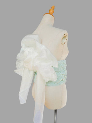 Side view of mint green Bing'er kimono belt with oversized white flower knot, combining comfort and elegance for kimono wear.