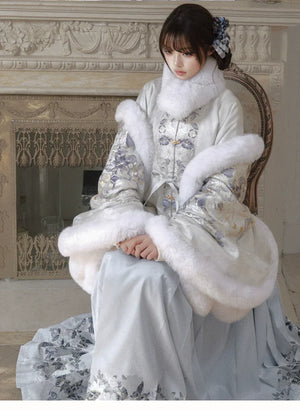 “Snowlit Clouds” – Winter Ming-Style Hanfu Set | Fur-Lined Cross-Front Jacket & Ma Mian Skirt - Yandan_Hanfu