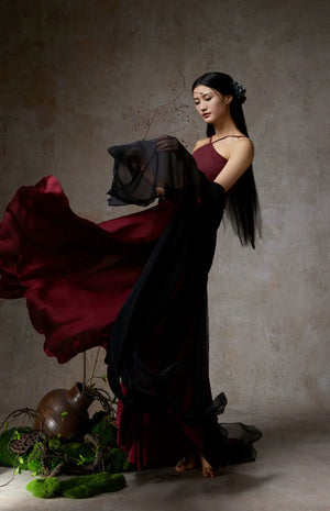 Elegant Solid Halter Maxi Dress – Flowing High-Slit Skirt for Dance & Evening Wear - Yandan_Hanfu
