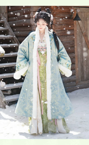 Verdant Atelier – Winter Tang-Style Hanfu Set with Cloak, Cross-Collar Top & Qi-Chest Skirt - Yandan_Hanfu
