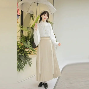 Ming Dynasty hanfu set from Shallow Moon showing daily traditional Chinese dress styling.