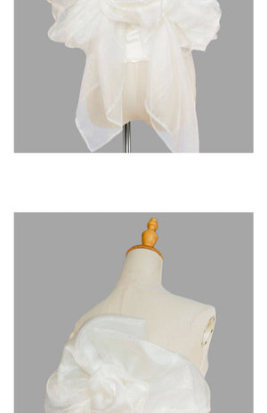 Angled back view of white Bing'er oversized flower belt, showcasing its voluminous knot for traditional kimono wear.