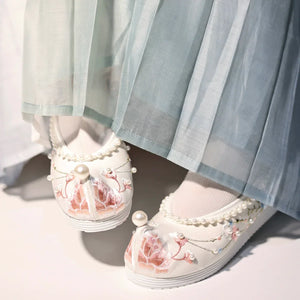 beaded Hanfu shoes are heightened with ancient style upturned cloth shoes, bow shoes, embroidered shoes - Yandan_Hanfu