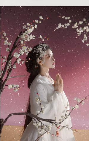 “Camellia Snow” White Battle-Robe Set | Original Embroidered Hanfu Inspired by the Warring States - Yandan_Hanfu