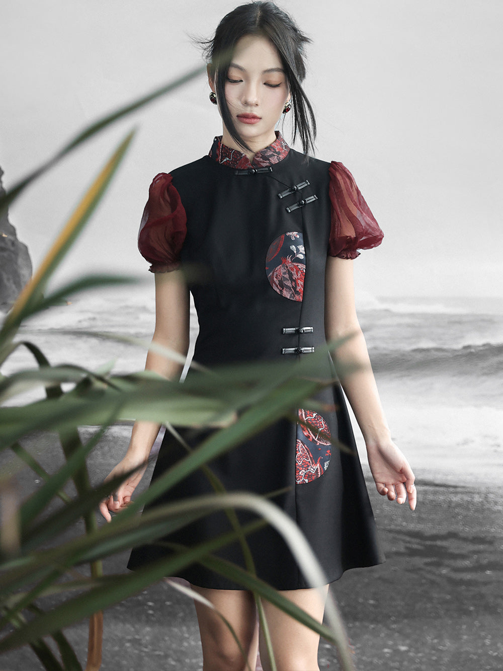 Neuer süßer und cooler Jacquard-Spleißenrock im chinesischen Retro-Stil mit Blasenärmeln und Kontrastfarbe