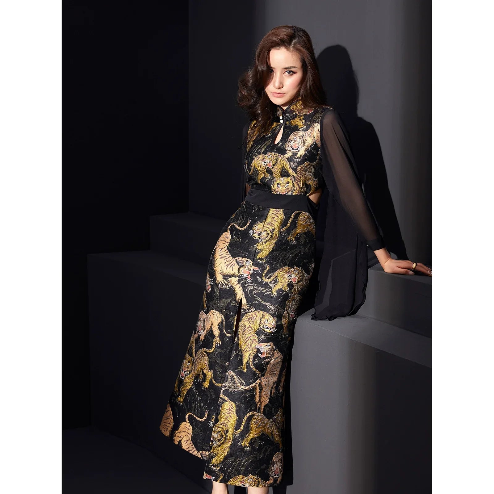 Ukiyo-e painted tiger pattern jacquard soft satin, retro split-ended cheongsam - Yandan_Hanfu