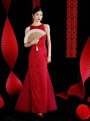 "Happy hairpin" red yarn original improved cheongsam bridal wedding dress with fan, ideal for engagement or toasting ceremony.