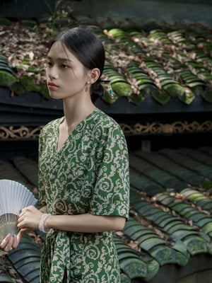 Women's Xizang-inspired green chiffon dress side and fit detail