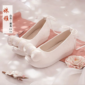 White Hanfu Shoes – Women's Tang-Style Green Cloud-Toe Shoes with Subtle Pattern - Yandan_Hanfu