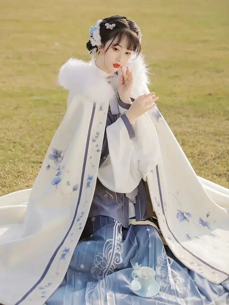 Garden Dream: White Nishang, Cloak Cloak Long Thickened Hanfu - Yandan_Hanfu