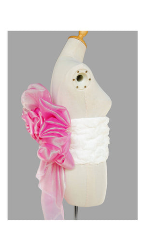 Side view of pink Bing'er flower belt knot paired with a white waist seal, ideal for enhancing Japanese kimono fashion.