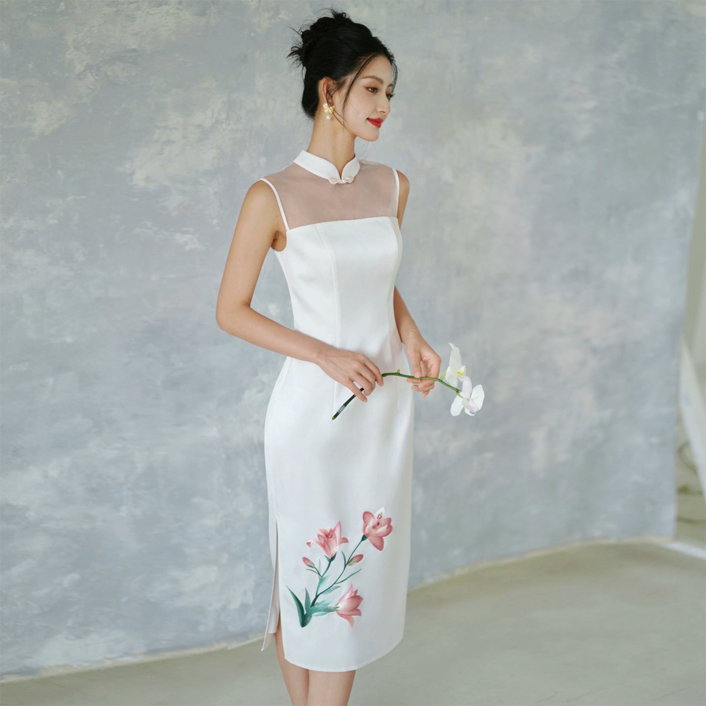 Eternal Union – White Embroidered Qipao | Chinese Wedding Reception & Engagement Dress