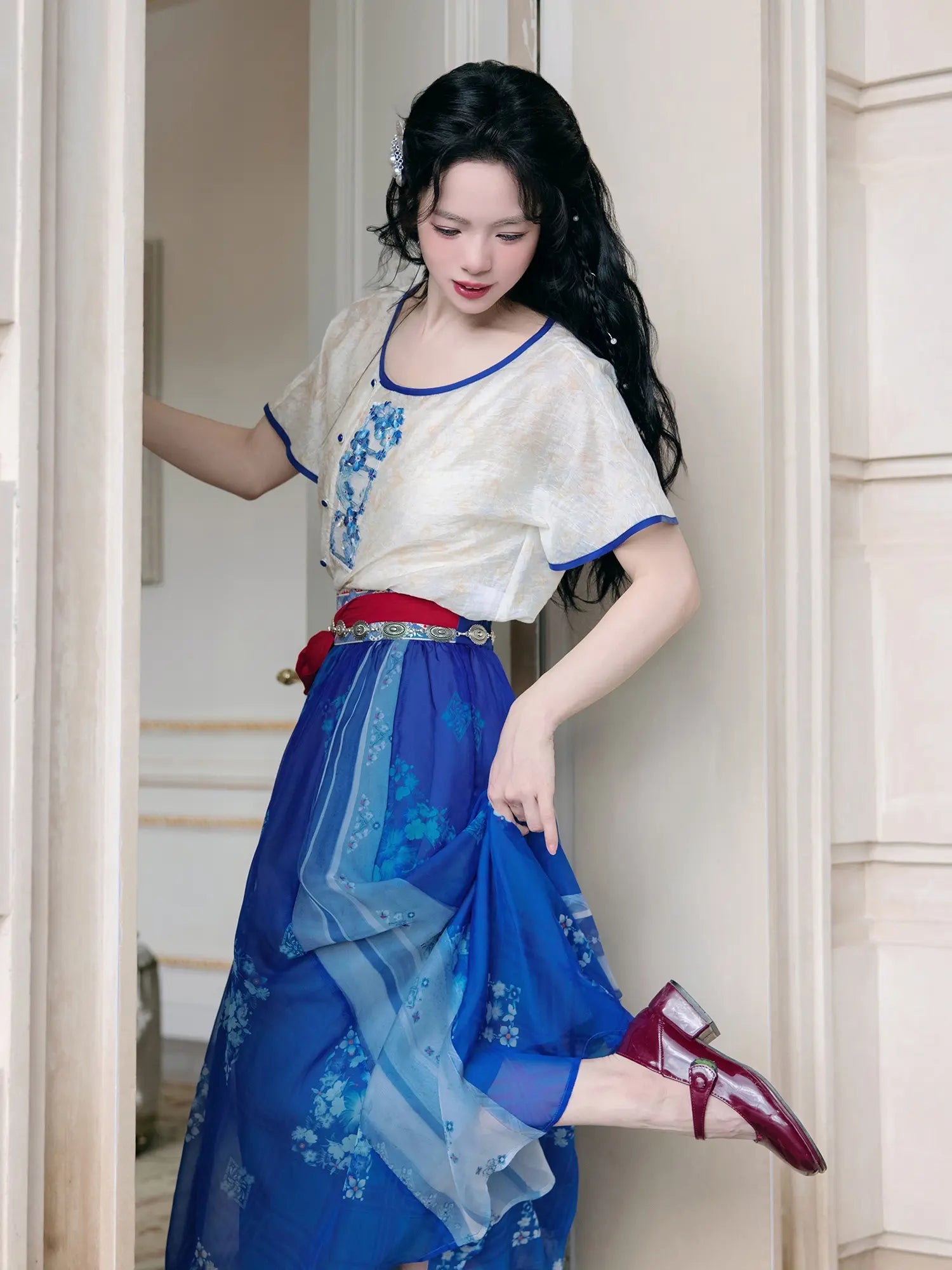 Moonlit Blossoms – Tang Dynasty Inspired Summer Hanfu with Embroidered Round Collar Top & Flowing Skirt