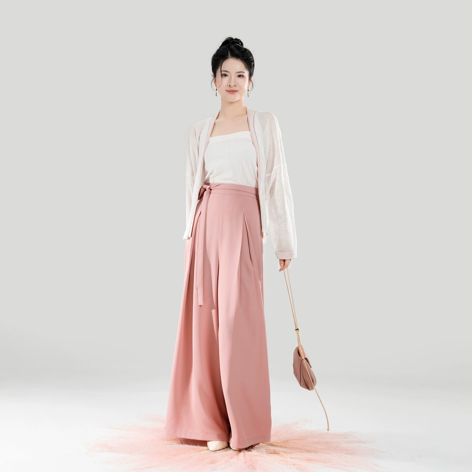Taoling – Modern Song-Style Hanfu Set with Feather Jacquard & Wide-Leg Pants