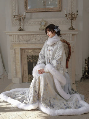 “Snowlit Clouds” – Winter Ming-Style Hanfu Set | Fur-Lined Cross-Front Jacket & Ma Mian Skirt - Yandan_Hanfu