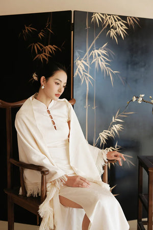 "Xi Zhu" White Dark Pattern Tassel Shawl Cheongsam Bride Wedding Dress Engagement - Yandan_Hanfu