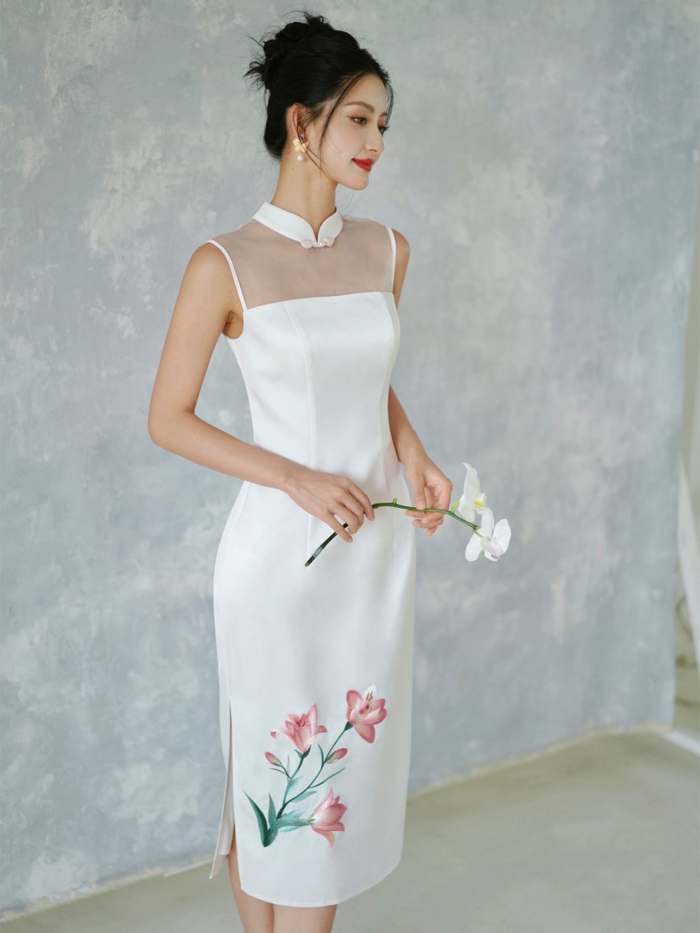 Eternal Union – White Embroidered Qipao | Chinese Wedding Reception & Engagement Dress