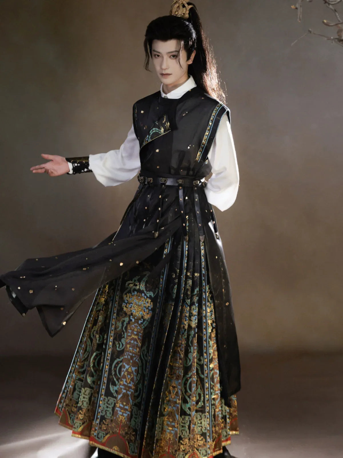 Unisex Hanfu Set – Inlaid Bronze-Inspired Brocade Horse-Face Skirt in Modern Chinese Style - Yandan_Hanfu