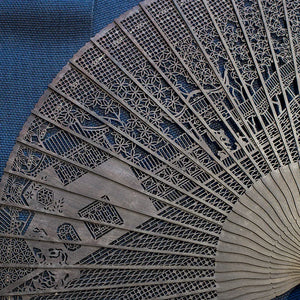 Suzhou sandalwood fan hollow sandalwood Chinese style folding fan - Yandan_Hanfu