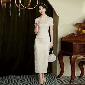 Champagne short-sleeve cheongsam with a stand collar and long fitted skirt