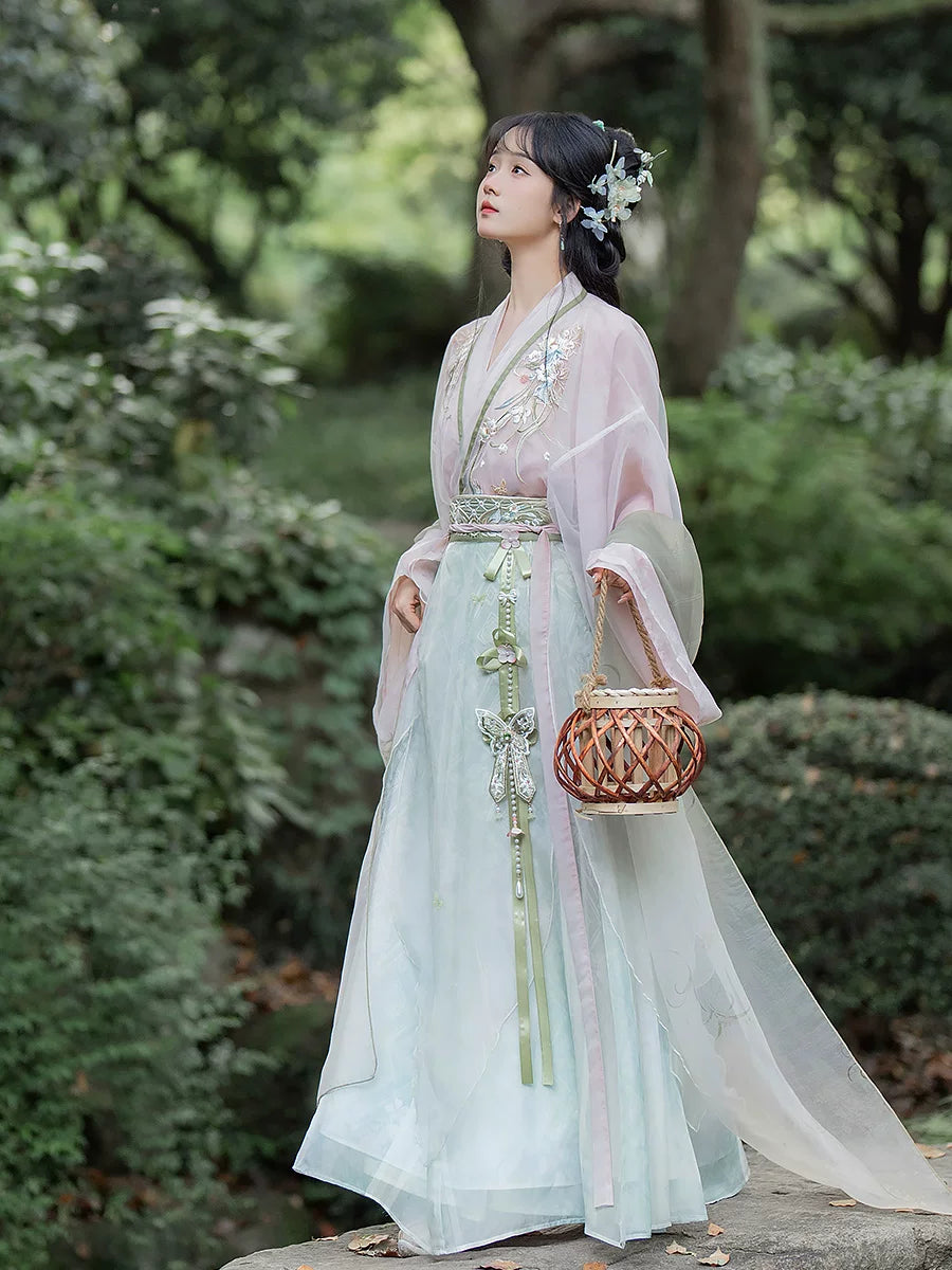 Lvping green Song Dynasty Hanfu set worn in garden setting