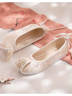 Hanfu Shoes | Chinese Traditional Shoes-White Traditional Chinese footwear Han culture Ancient Chinese clothing Cultural revival Chinese embroidery Silk shoes Ethnic shoes Historical costume Chinese silk Cultural heritage. Hanfu traditional Chinese shoes Hanfu style shoes Handmade Hanfu shoes Hanfu embroidered shoes Hanfu shoes for sale Hanfu shoes for women Hanfu shoes with embroidery Hanfu shoes for men Hanfu silk shoes Hanfu shoes for cultural events.
