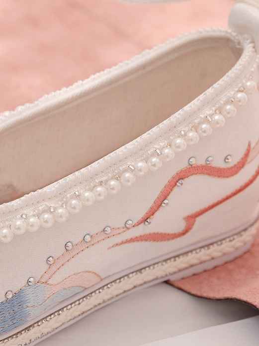Hanfu Shoes | Chinese Traditional Shoes-White&Blue Traditional Chinese footwear Han culture Ancient Chinese clothing Cultural revival Chinese embroidery Silk shoes Ethnic shoes Historical costume Chinese silk Cultural heritage. Hanfu traditional Chinese shoes Hanfu style shoes Handmade Hanfu shoes Hanfu embroidered shoes Hanfu shoes for sale Hanfu shoes for women Hanfu shoes with embroidery Hanfu shoes for men Hanfu silk shoes Hanfu shoes for cultural events.