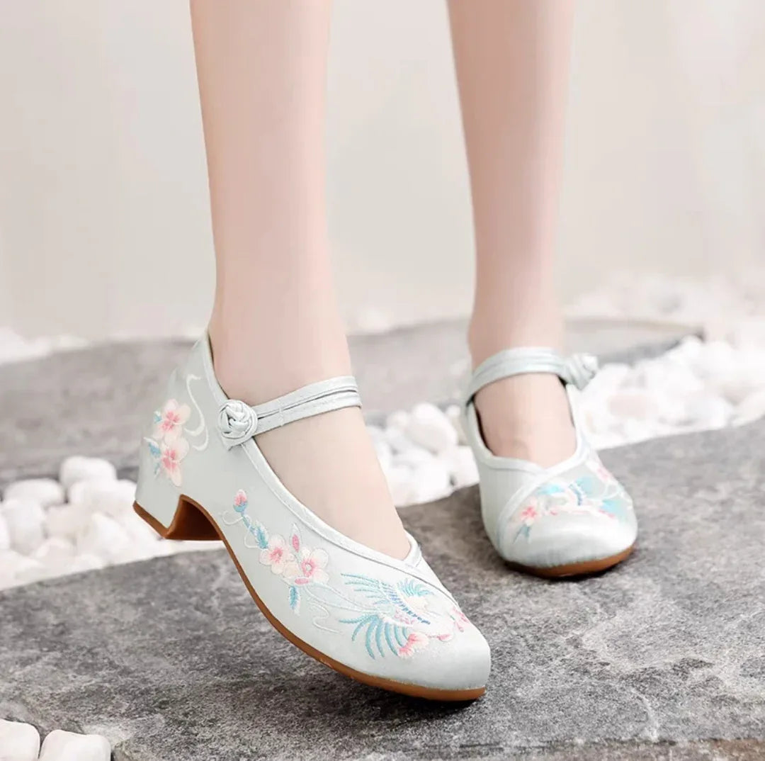 Qing Plum | Embroidered Hanfu Shoes - Yandan_Hanfu