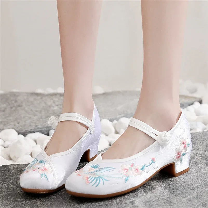 Qing Plum | Embroidered Shoes Boots Traditional Chinese footwear Han culture Ancient Chinese clothing Cultural revival Chinese embroidery Silk Shoes Qing Plum | Embroidered Shoes Boots Traditional Chinese footwear Han culture Ancient Chinese clothing Cultural revival Chinese embroidery Silk Shoes