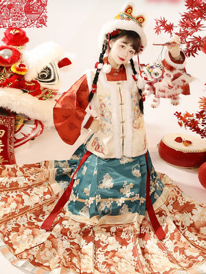 Lunar New Year Featuring a diverse collection of Hanfu styles, this display presents a blend of traditional and modern elements, from the intricate embroidery of classic Hanfu to contemporary menswear. The assortment includes authentic Tang Dynasty dresses and detailed Ming Dynasty Hanfu, alongside luxurious royal attire and scholar officials' outfits. With a special emphasis on men's Hanfu, the exhibit highlights the rich cultural tapestry of traditional Asian clothing and modern, Asian-inspired fashion