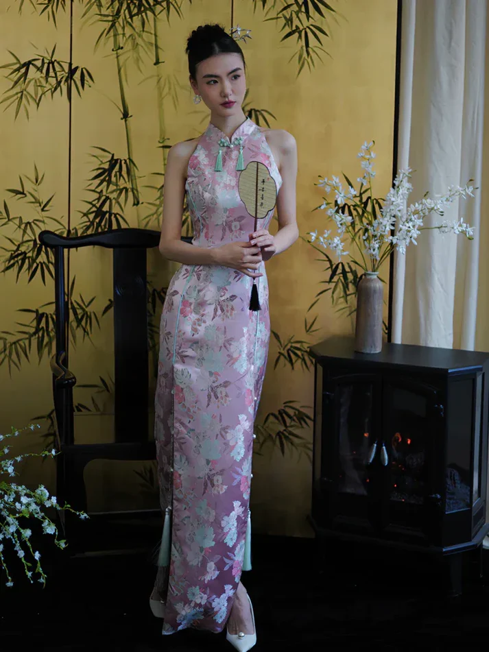 Cheongsam Collar – The Iconic Mandarin Collar of the Qipao