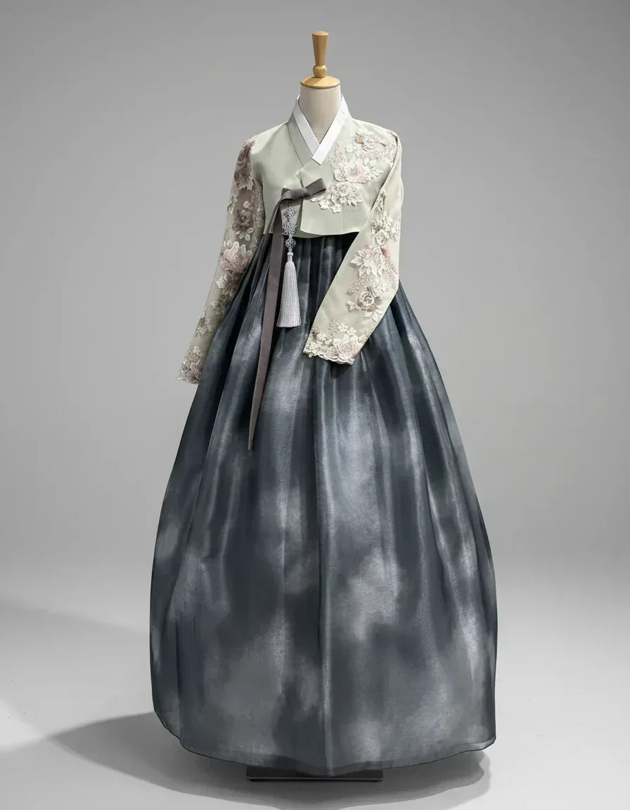 Moonlit Mist Hanbok – Soft Floral Embroidered Jeogori & Cloud-Dye Chiffon Skirt Set - Yandan_Hanfu