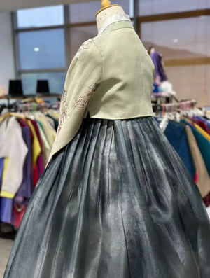 Moonlit Mist Hanbok – Soft Floral Embroidered Jeogori & Cloud-Dye Chiffon Skirt Set - Yandan_Hanfu