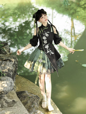 Authentic lolita hanfu set dark green plum blossom embroidered top tulle puff skirt tassel belt gothic vintage for women standing front