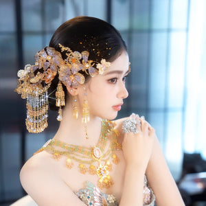 Authentic new chinese bridal xiuhe set morning robe cheongsam with light flower hair accessories standing front