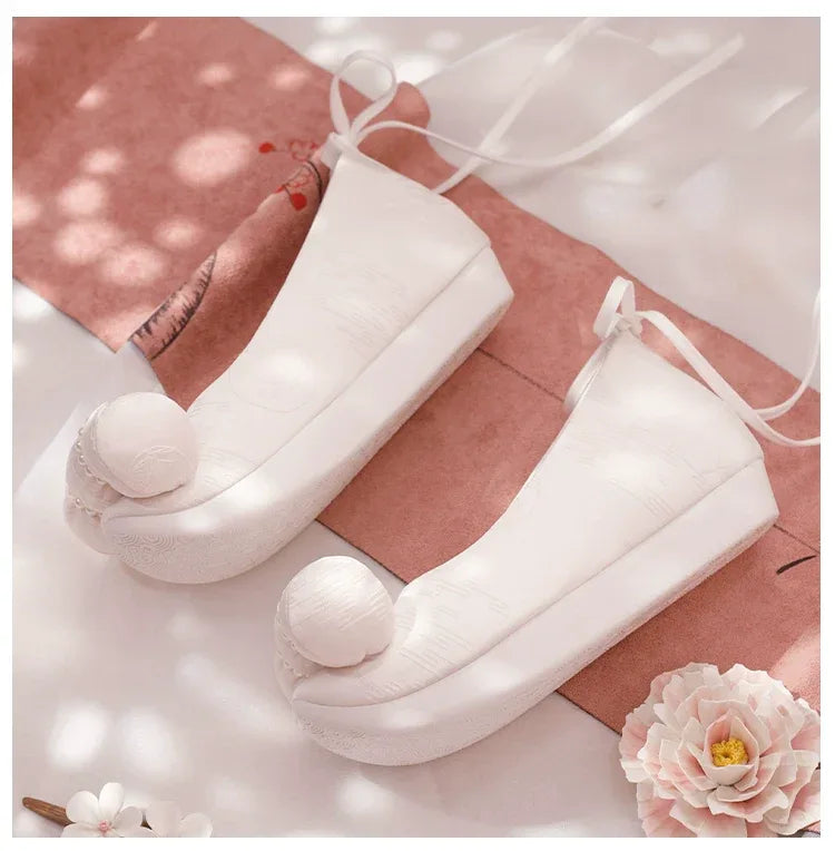 Authentic white hanfu shoes women tang style green cloud toe shoes with subtle pattern for women standing front