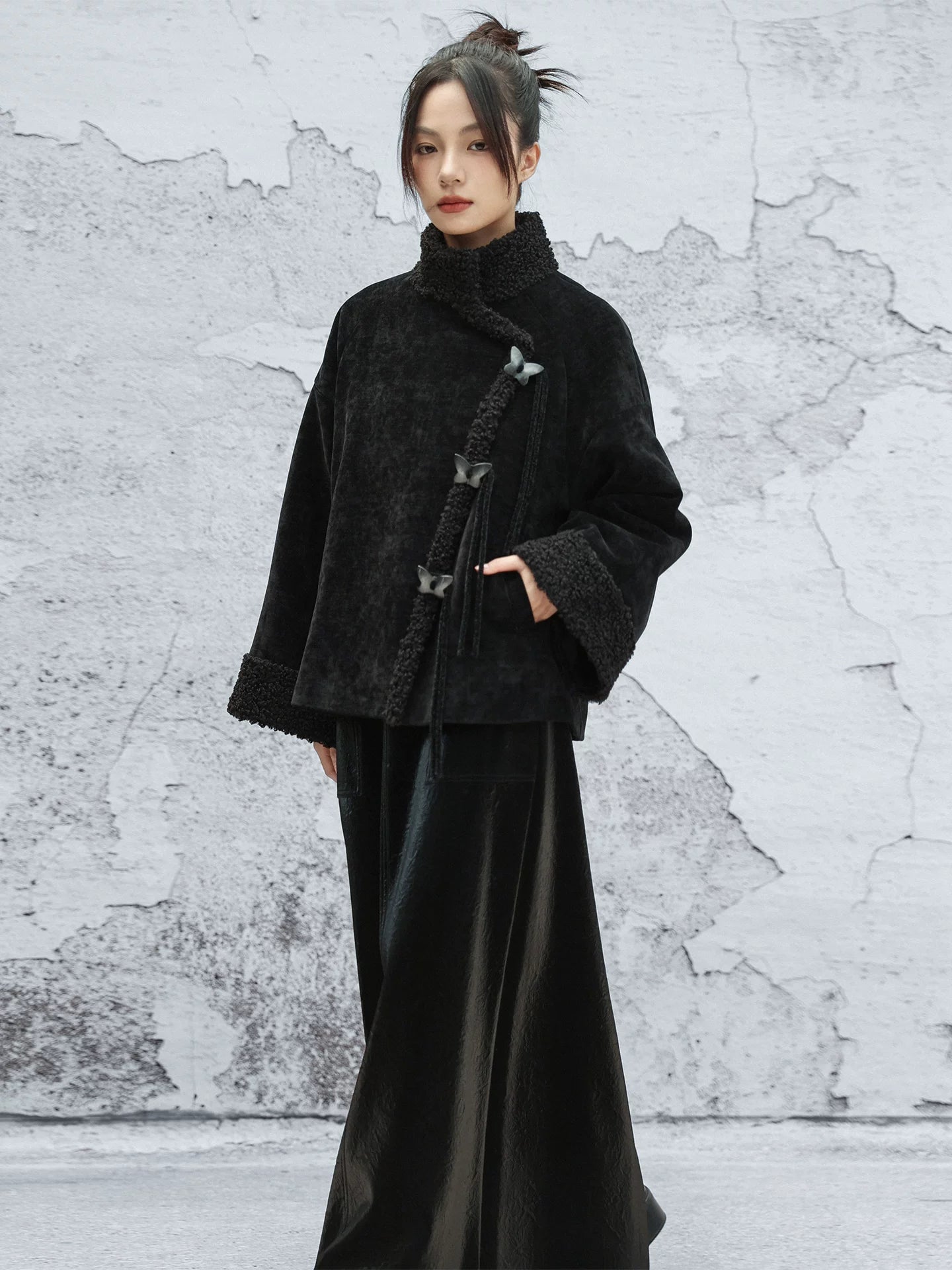  Black plush jacket women autumn and winter new chinese cotton clothes loose chenille thick top front view