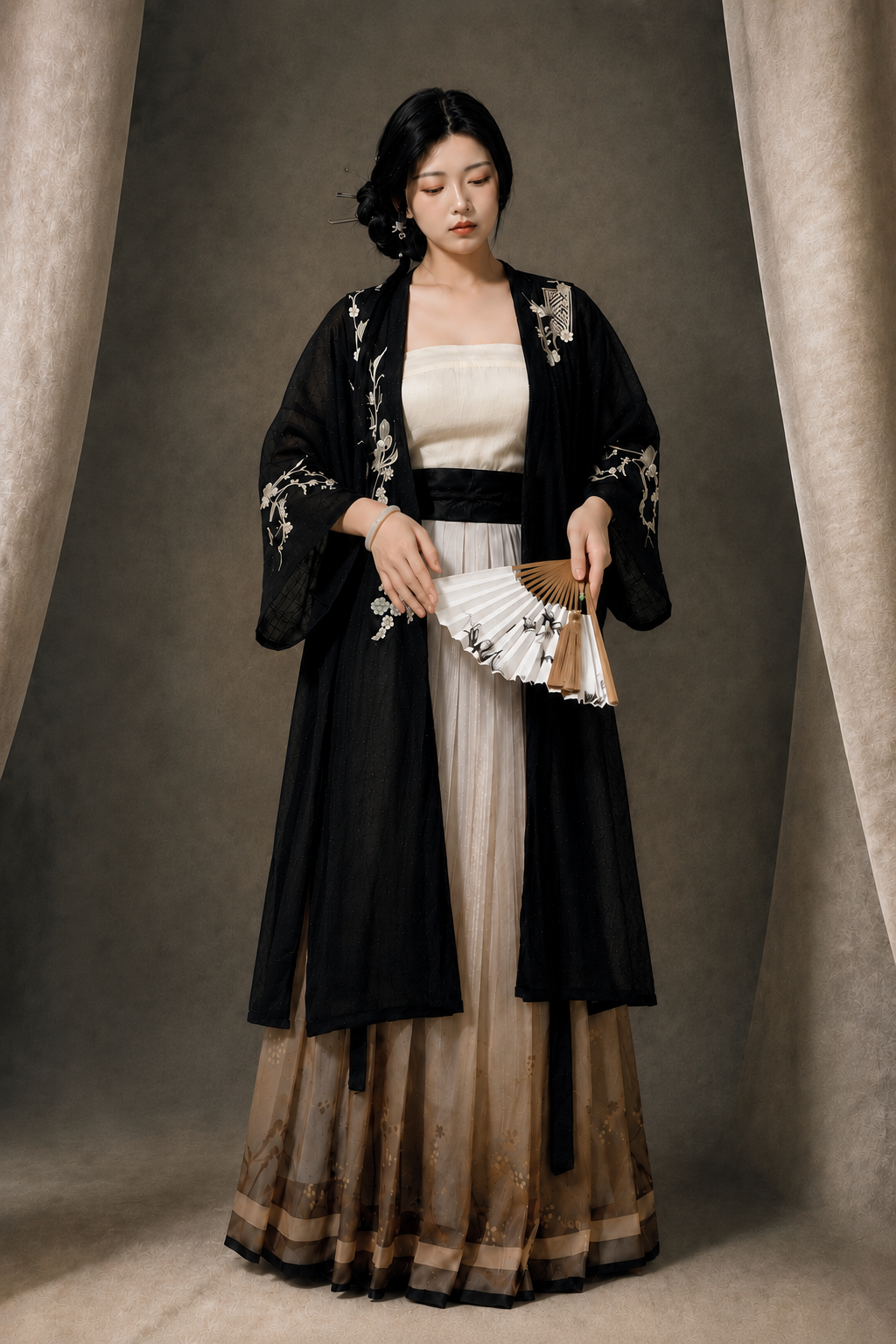 Black white floral modern hanfu embroidered wide sleeve robe white tube top gold trim mamian skirt luxury chinese style set for women back view