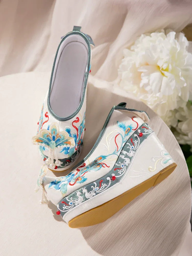 Blue women tang style hanfu shoes embroidered cloud toe flats with 10cm lift for spring and autumn for women back view